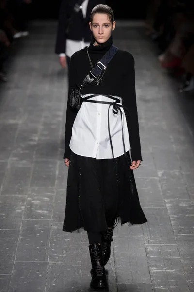 Look 8